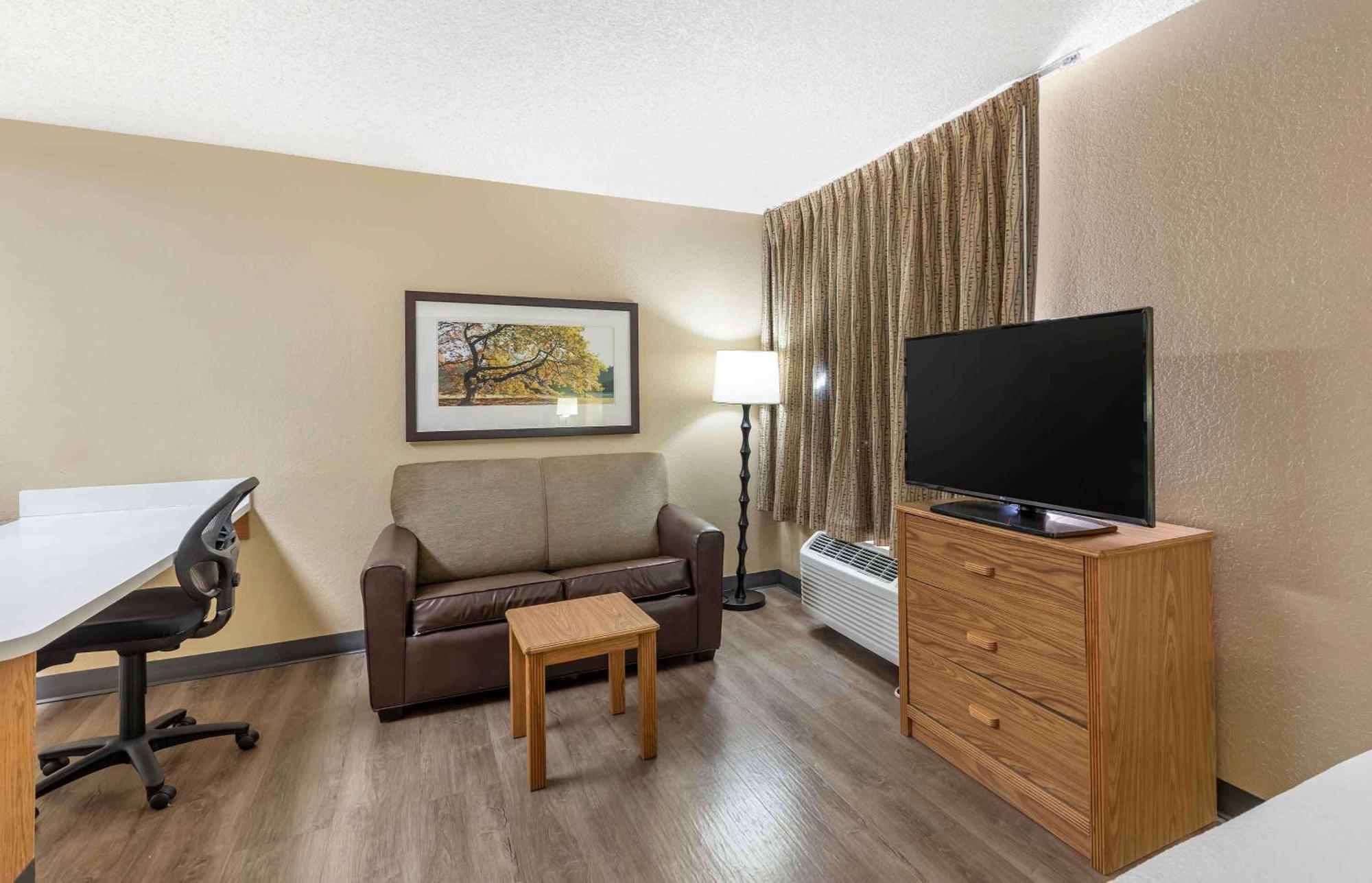 Extended Stay America Select Suites - Jacksonville Salisbury Rd Southpoint Exterior foto